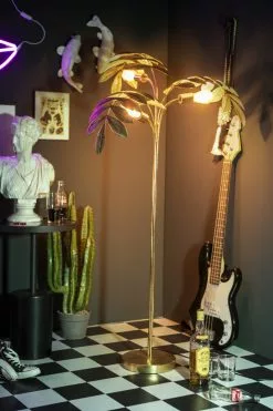 Unbeleafable Kuparinvärinen Lattiavalaisin -Huonekalu kauppa By Boo319 scaled e1623272418860